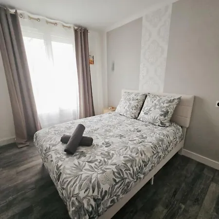 Apartment L'instant Remois